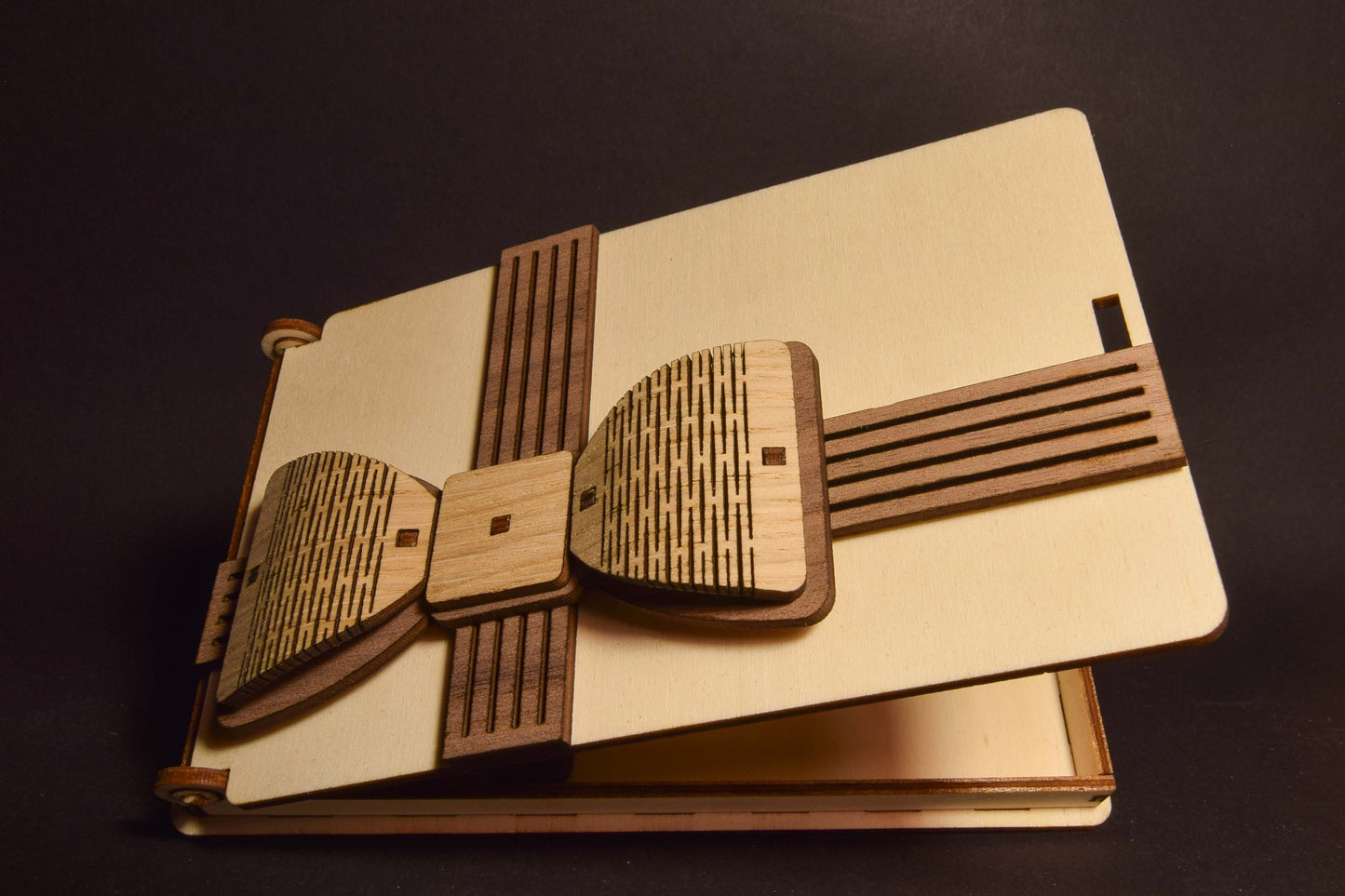 Aufklappbare Geschenkkassette