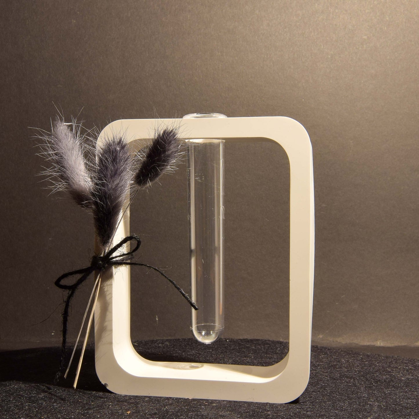 Vase mit Reagenzglas